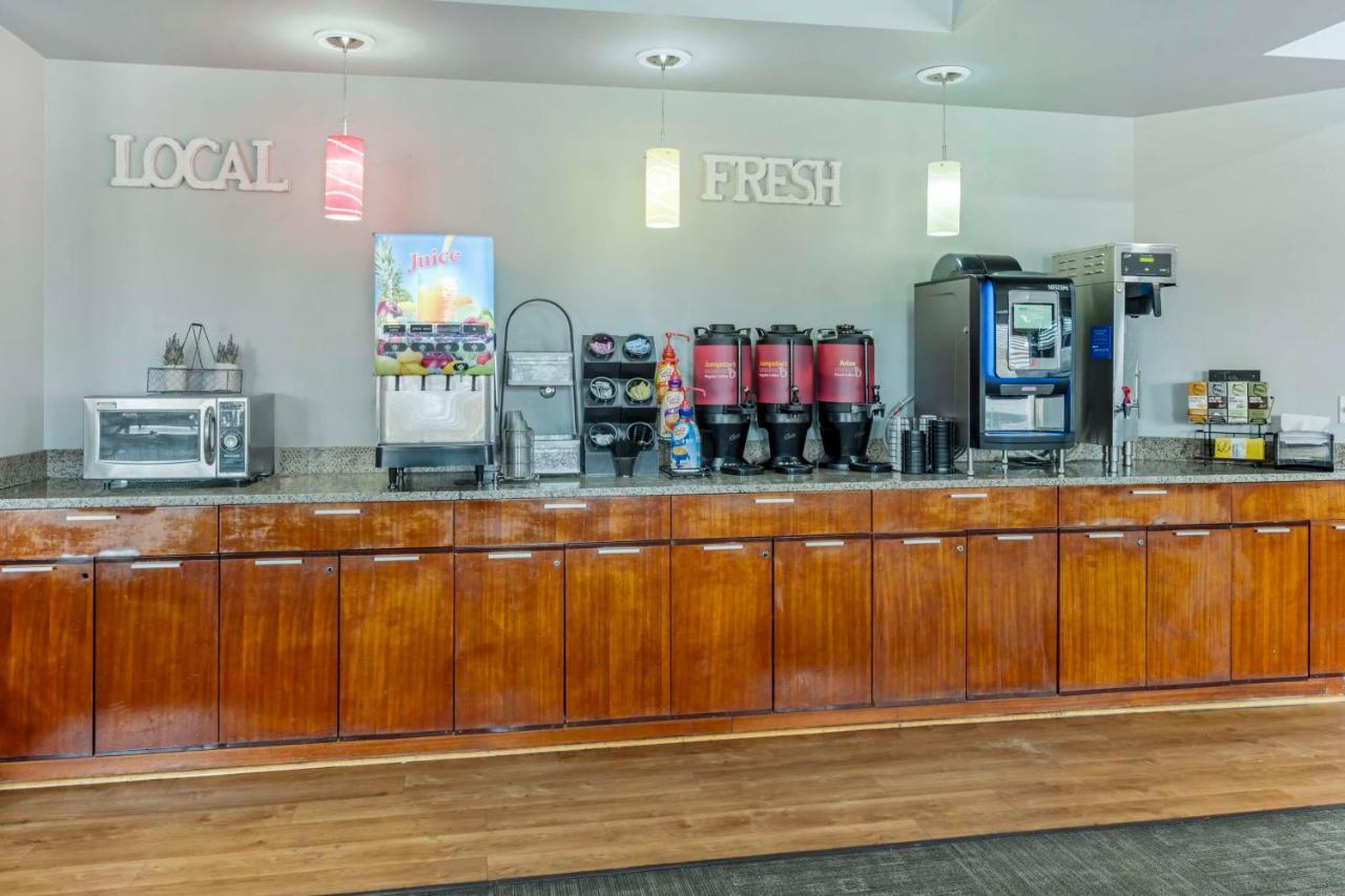 Best Western Plus Peppertree Inn At אומק מראה חיצוני תמונה