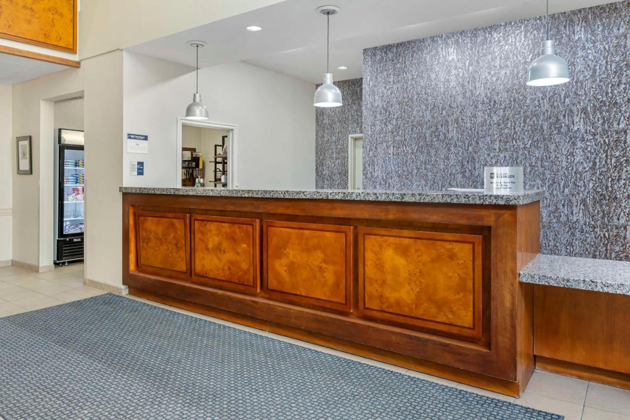 Best Western Plus Peppertree Inn At אומק מראה חיצוני תמונה