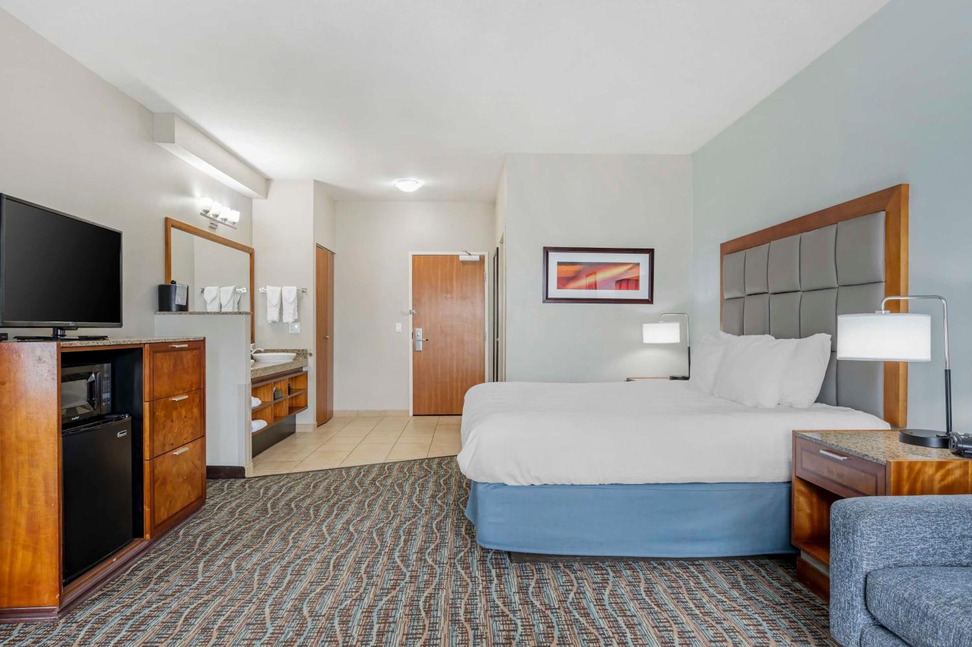 Best Western Plus Peppertree Inn At אומק מראה חיצוני תמונה