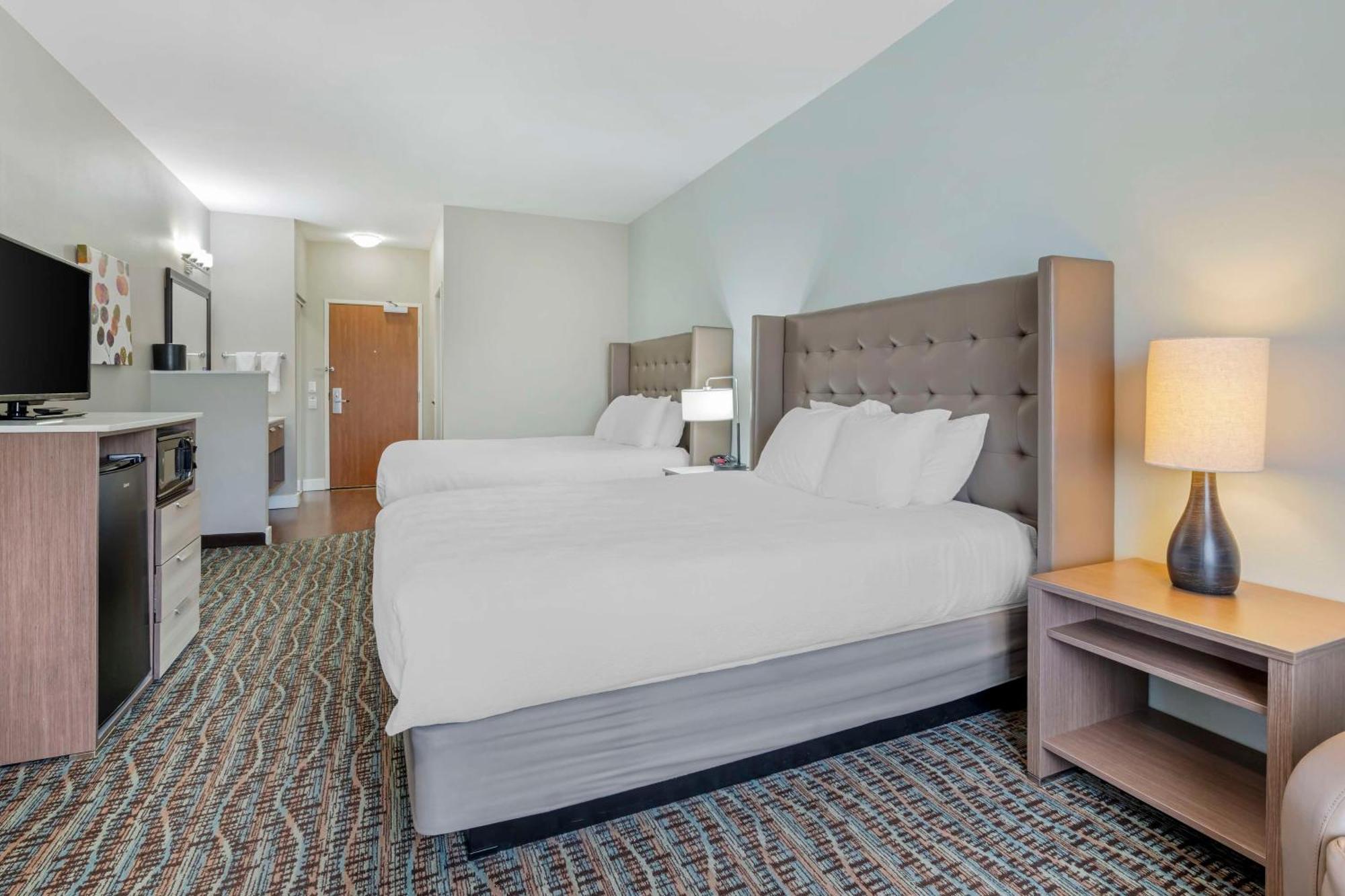 Best Western Plus Peppertree Inn At אומק מראה חיצוני תמונה