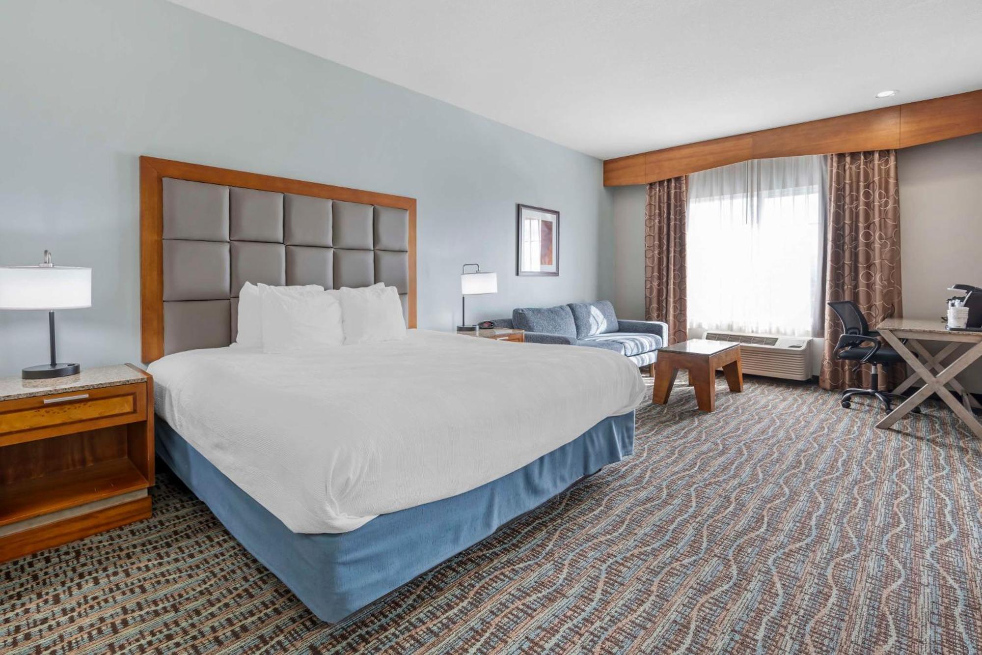 Best Western Plus Peppertree Inn At אומק מראה חיצוני תמונה