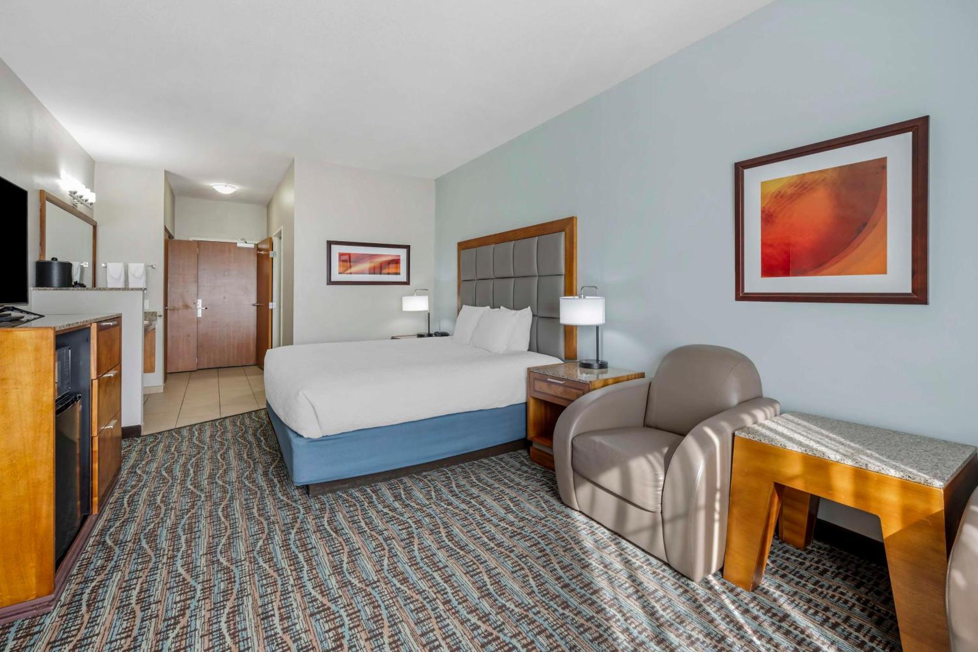 Best Western Plus Peppertree Inn At אומק מראה חיצוני תמונה