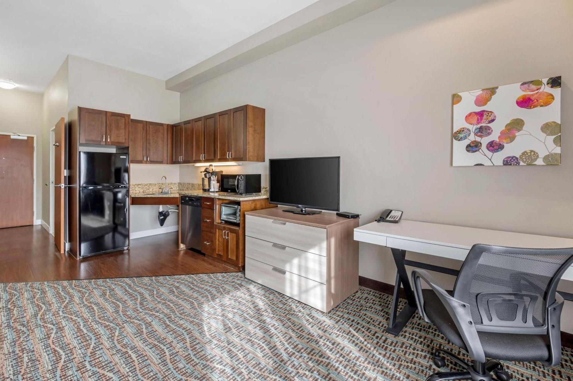 Best Western Plus Peppertree Inn At אומק מראה חיצוני תמונה