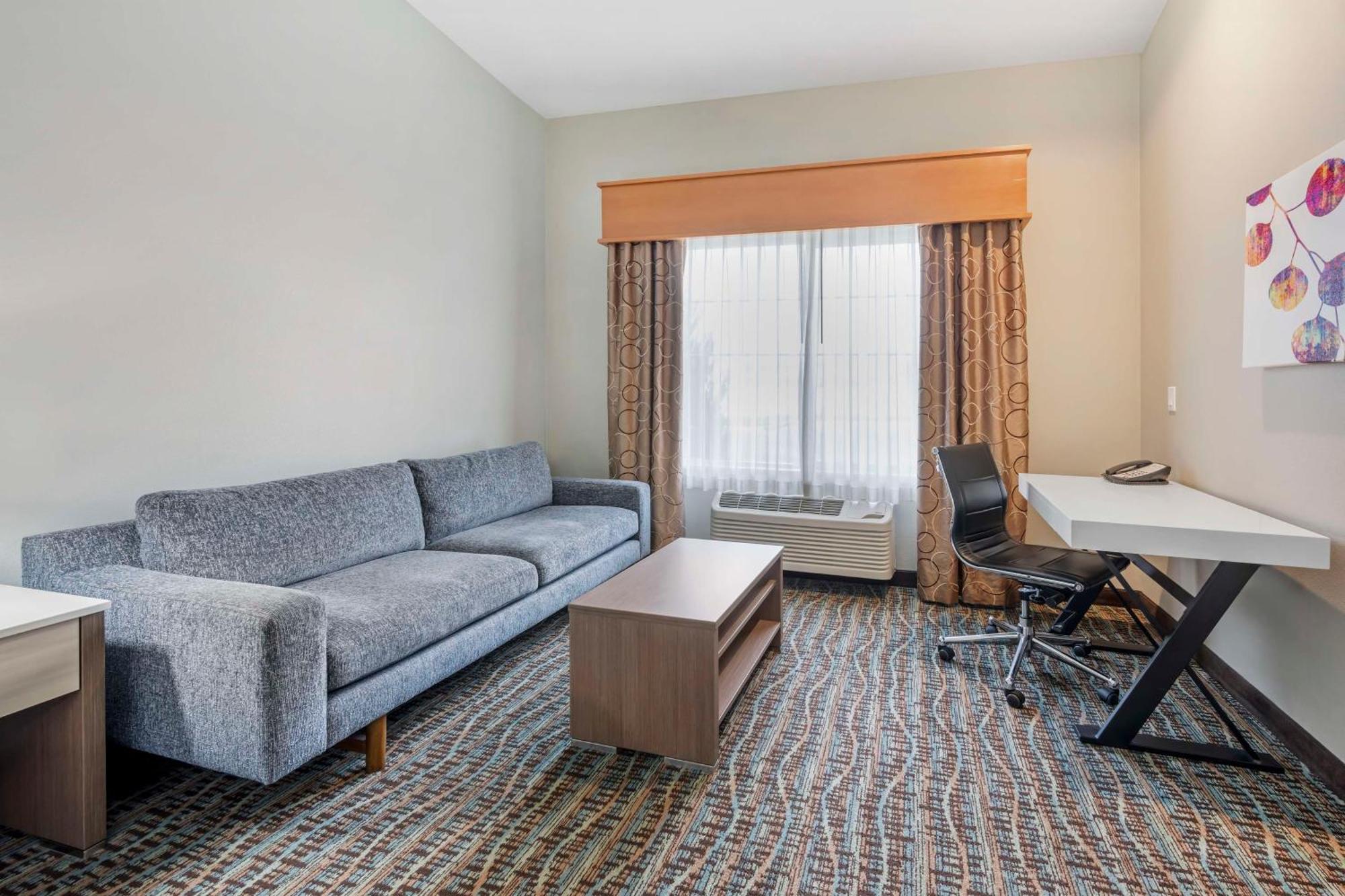 Best Western Plus Peppertree Inn At אומק מראה חיצוני תמונה
