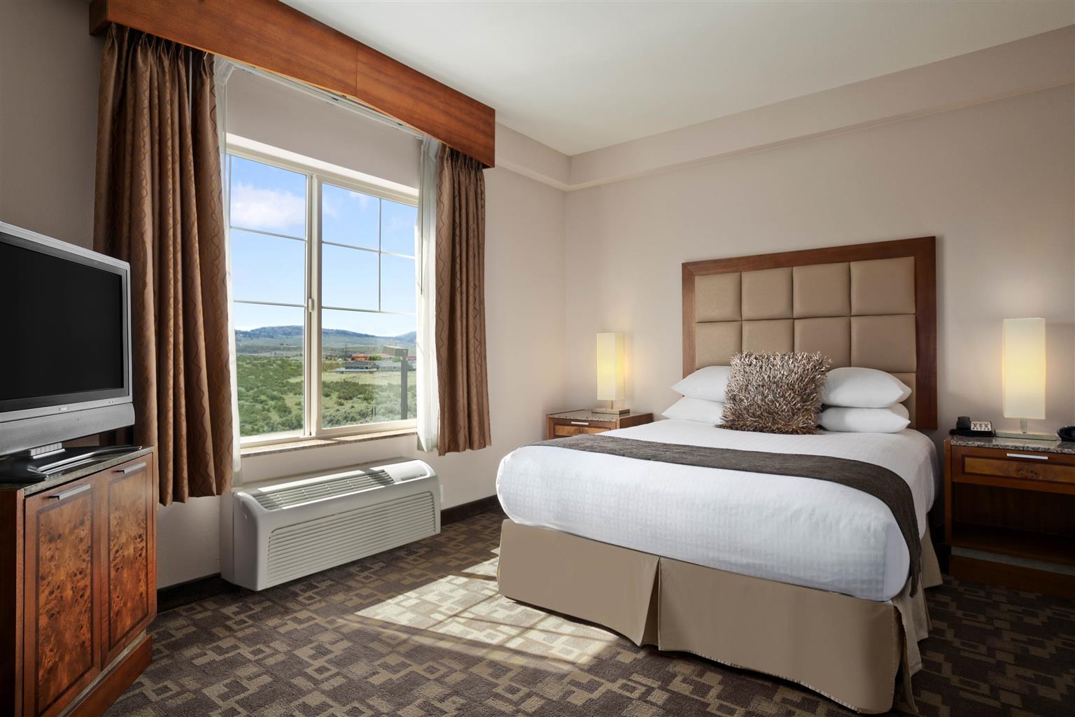 Best Western Plus Peppertree Inn At אומק מראה חיצוני תמונה