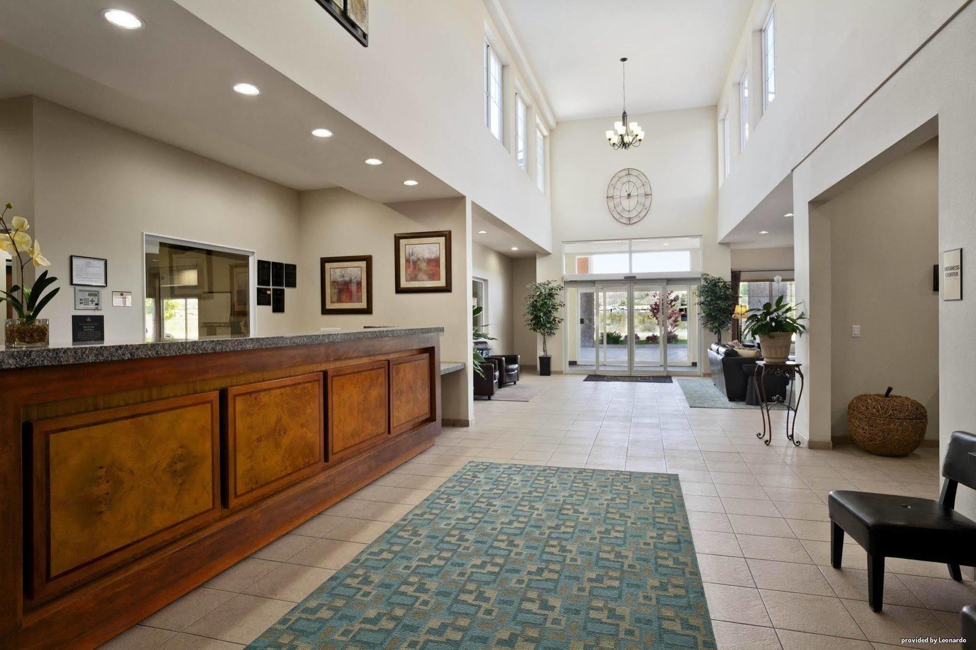 Best Western Plus Peppertree Inn At אומק מראה חיצוני תמונה