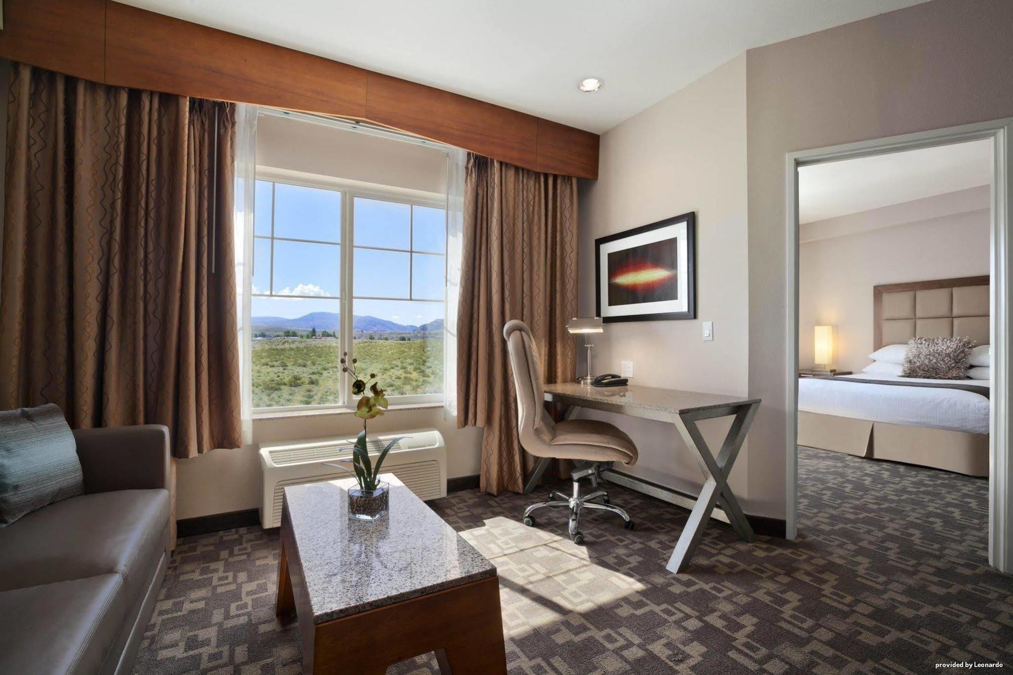 Best Western Plus Peppertree Inn At אומק מראה חיצוני תמונה