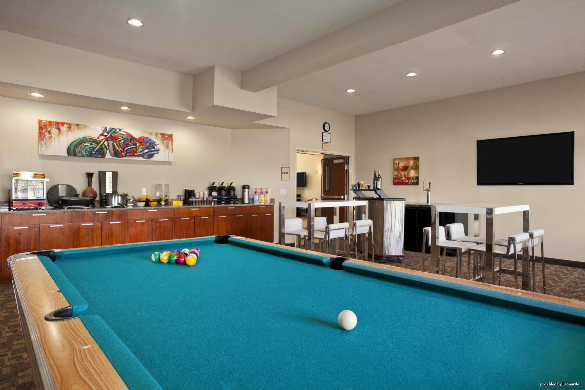 Best Western Plus Peppertree Inn At אומק מראה חיצוני תמונה