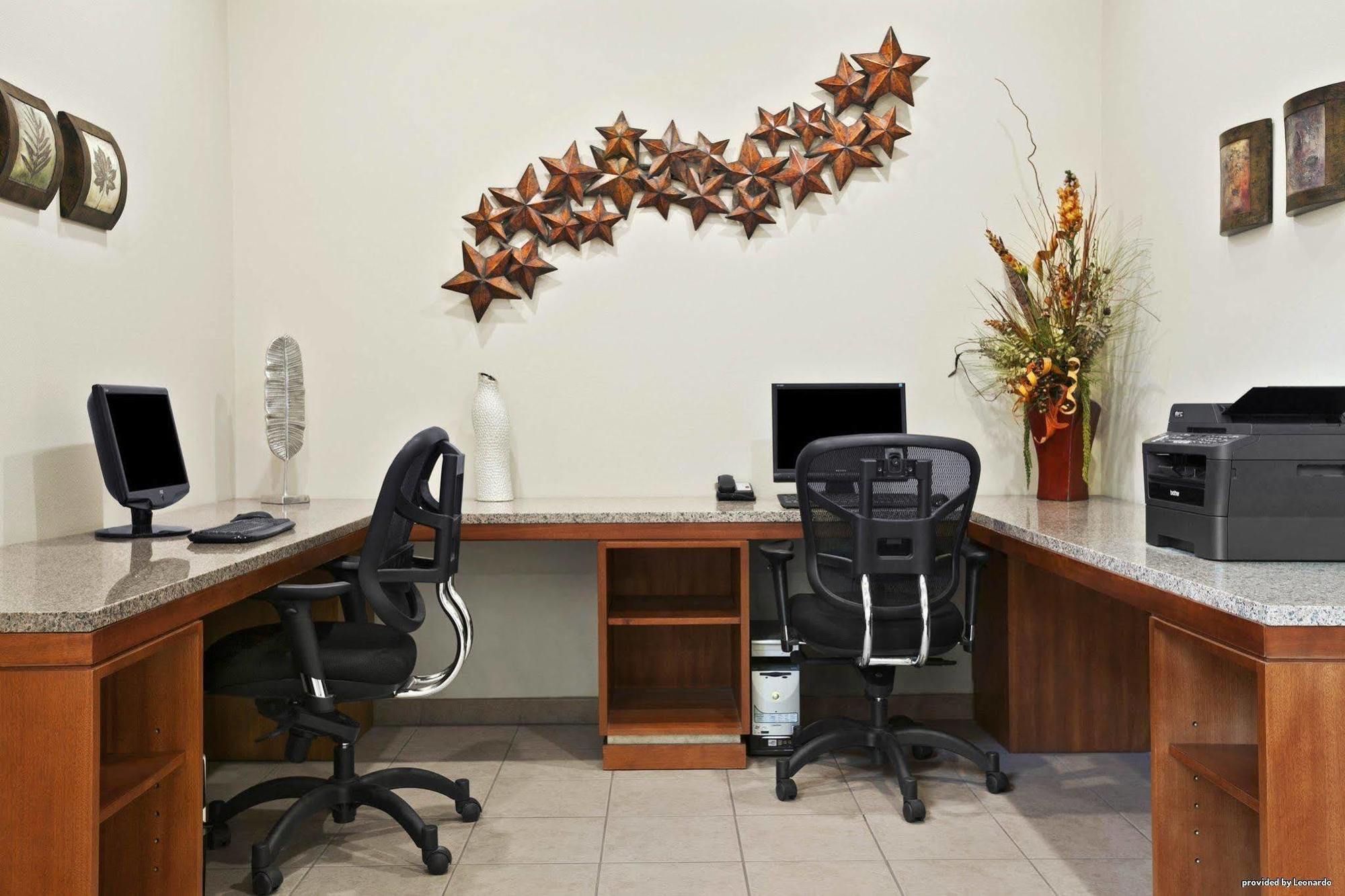 Best Western Plus Peppertree Inn At אומק מראה חיצוני תמונה