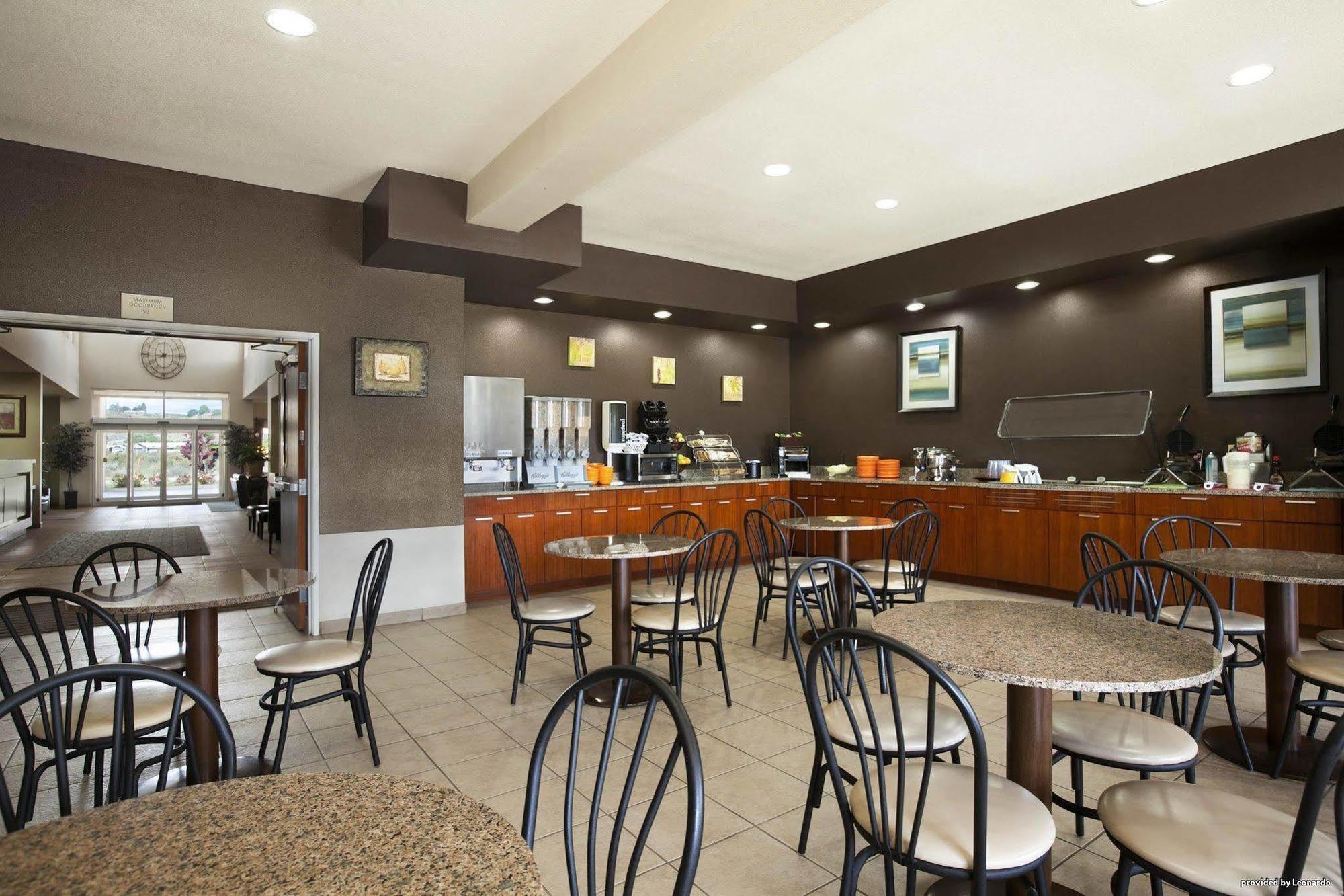 Best Western Plus Peppertree Inn At אומק מראה חיצוני תמונה