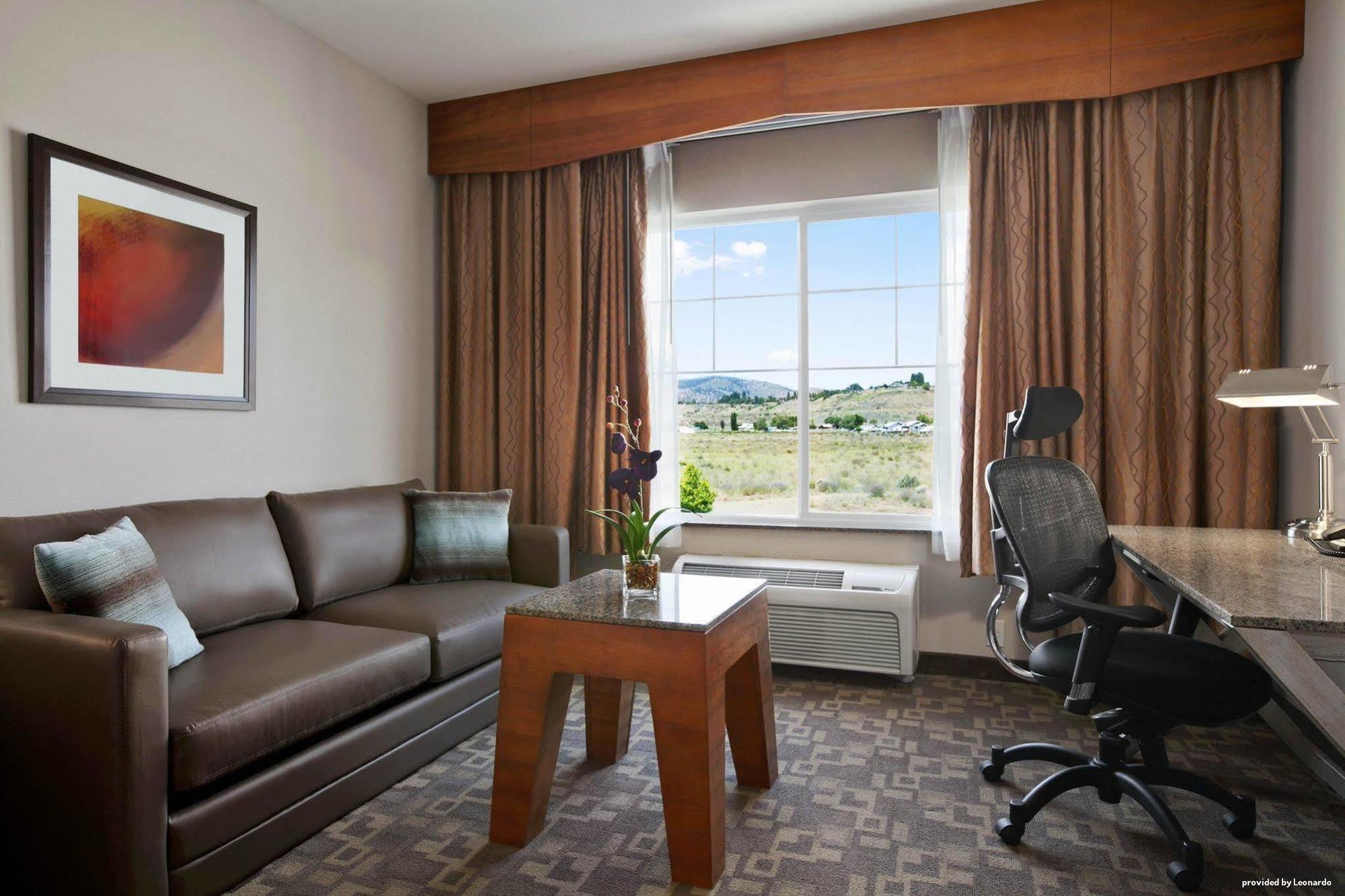 Best Western Plus Peppertree Inn At אומק מראה חיצוני תמונה