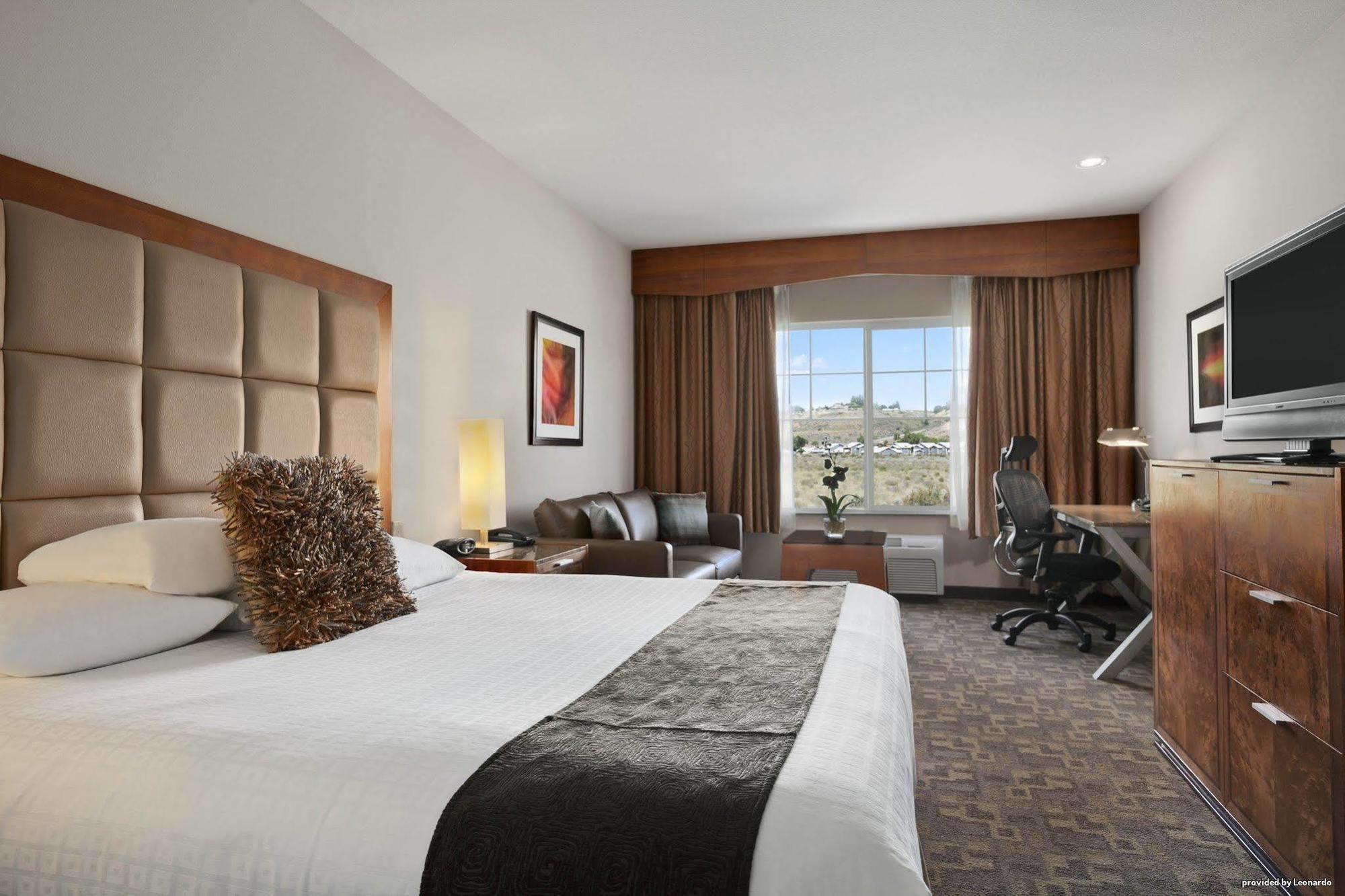 Best Western Plus Peppertree Inn At אומק מראה חיצוני תמונה